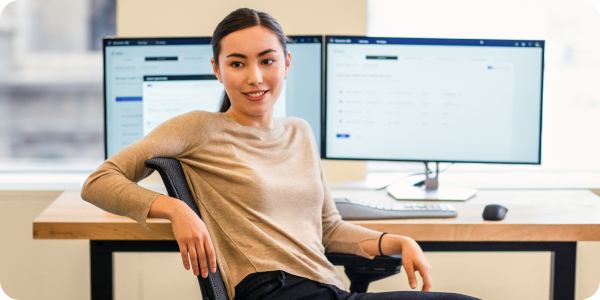 डेवलपर के रूप में काम करने वाले व्यक्ति की छवि